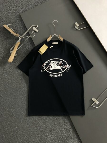 [버버리] 에퀘스트리안 나이트 로프 로고 티셔츠