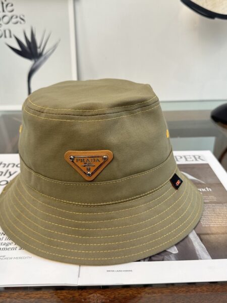 [프라다] 클래식 에나멜 삼각 로고 버킷햇 (4 COLOR)