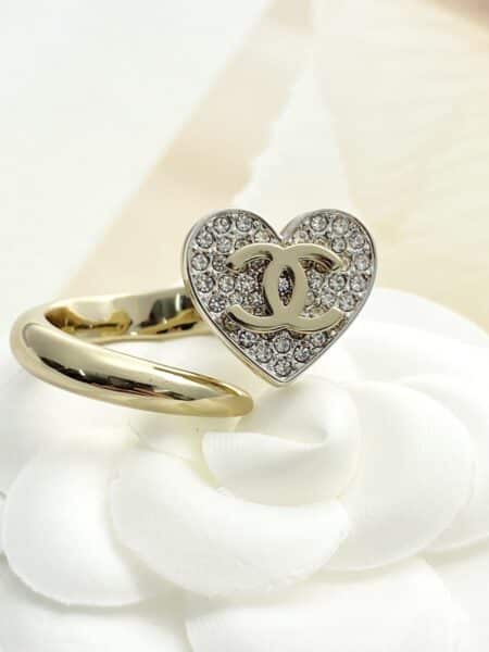 [샤넬] 2026 시즌 신상 하트&더블 C 트위스트 오픈 링