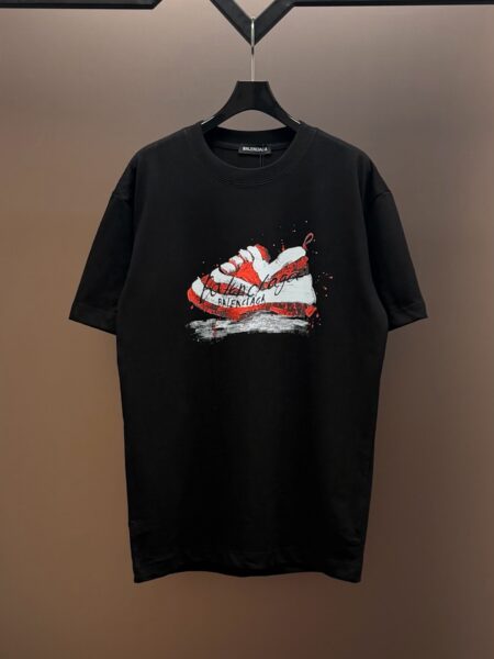 [발렌시아가] 핸드 드로잉 로고 반팔 티셔츠 (2 COLORS)