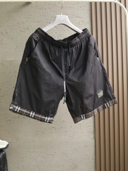 [버버리] 체크 패널 나일론 드로스트링 쇼츠 (2 COLORS)