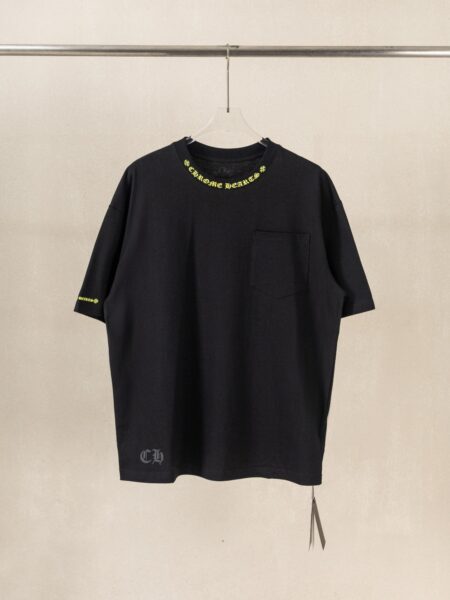 [크롬하츠] 넥로고 포켓 티셔츠 (2 COLORS)