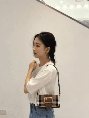 [버버리] 체크 스몰 버클 숄더백 4022458