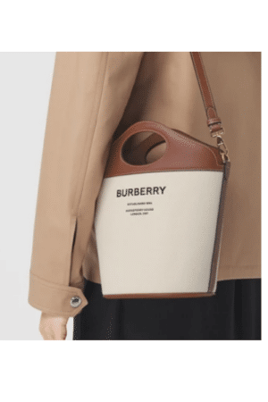 [버버리] 투톤 캔버스 레더 포켓 버킷백 80462421
