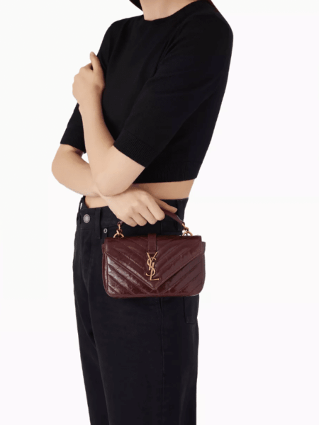 [생로랑] 유광 크래클드 가죽 소재의 COLLEGE 미니 체인 백 77943