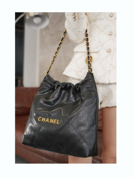 [샤넬]  22 미디엄 캐비어 핸드백 AS3261