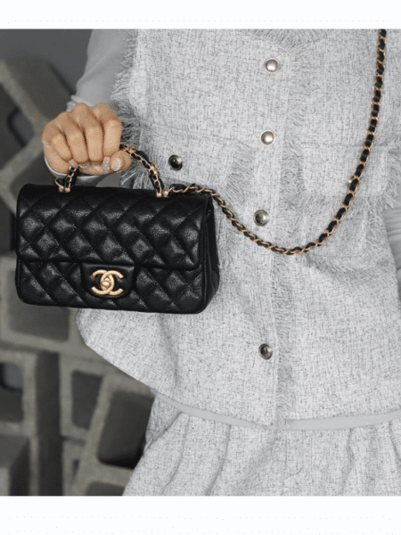 [샤넬] 뉴미니  탑핸들 플랩백 체인 핸들 CC로고 블랙 캐비어 AS5701 (5 Colors)