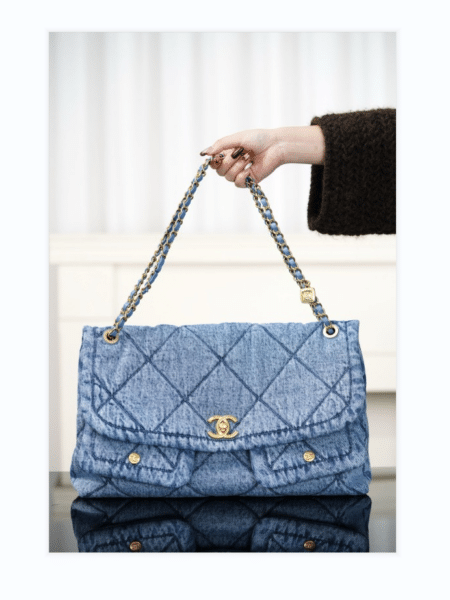 [샤넬] 맥시 플랩백 워시드데님 AS5727