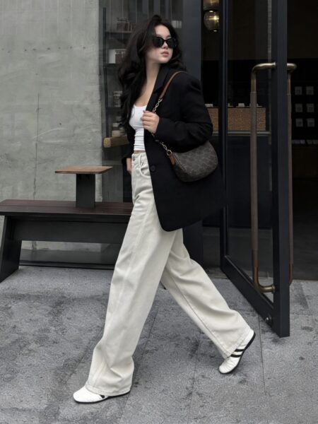 [로에베] 자수 로고 디테일 와이드 레그 팬츠