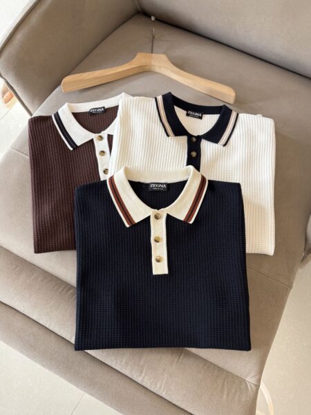 [제냐] 버튼 디테일 리브드 폴로 탑 (3 COLORS)