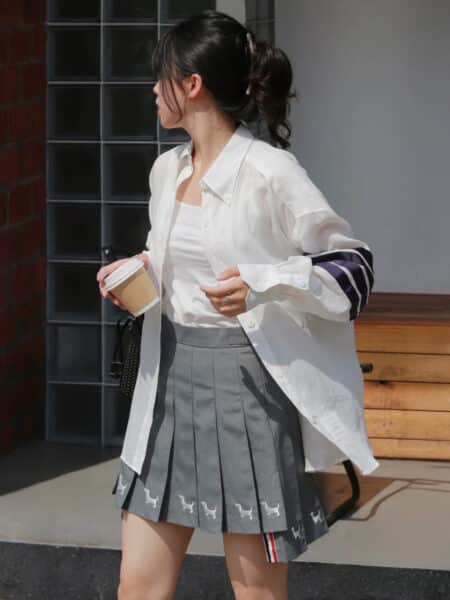 [톰브라운] 플리츠 헥터 자수 스커트 (2 COLORS)