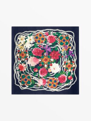 [샤넬] 2025/26 크루즈 컬렉션 실크 스퀘어 스카프