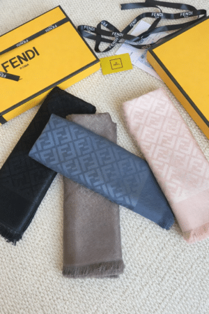 [펜디] FF 로고 자카드 숄 머플러 (4 COLORS)