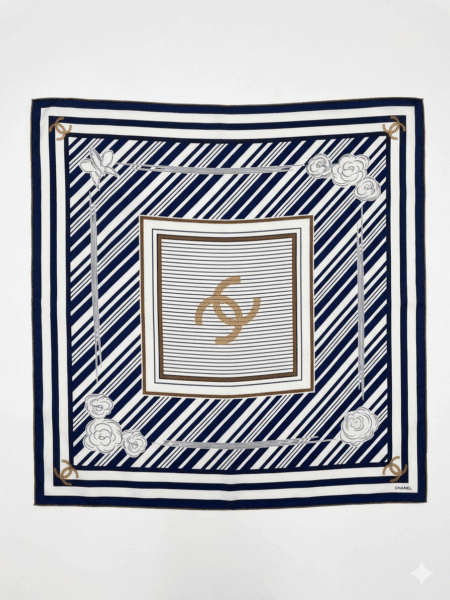 [샤넬] 2025/26 크루즈 컬렉션 스트라이프 스퀘어 스카프 (2 COLORS)