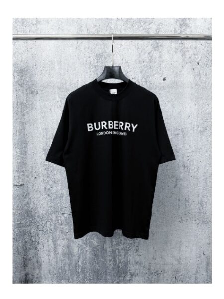[버버리] 로고 프린트 코튼 티셔츠 ( 2 COLORS)