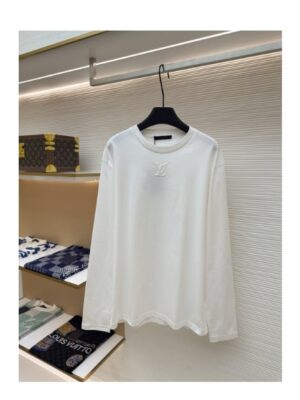 [루이비통] 엠보싱 처리된 LV 긴팔 티셔츠 1AIOIK