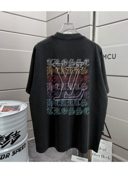 [크롬하츠] 루이비통 멀티 컬러 레터링 티셔츠 (4 COLORS)