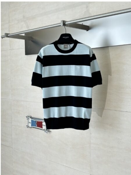 [디올] 스트라이프 티셔츠