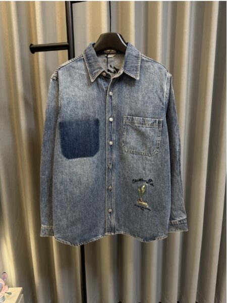 [디올] 클래식 은방울꽃 임브로이더드 데님 셔츠