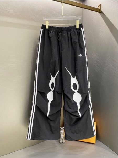 [아디다스] 오리지널 x 오프갓 테이트 트랙 조거 팬츠