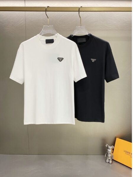 [프라다] 트라이앵글 로고 코튼 티셔츠 (2 COLORS)