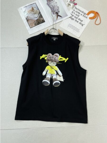 [펜디] 그래픽 민소매 티셔츠 (2 COLORS)