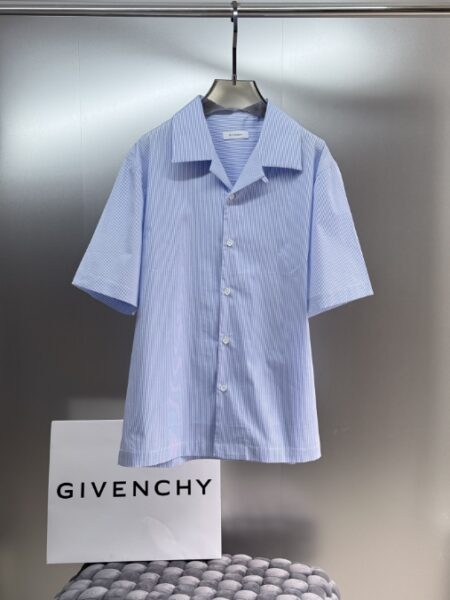 [지방시] 핀스트라이프 반팔 셔츠