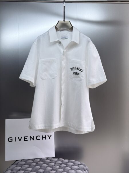 [지방시] 로고 프린트 포켓 반팔 셔츠 (2 COLORS)