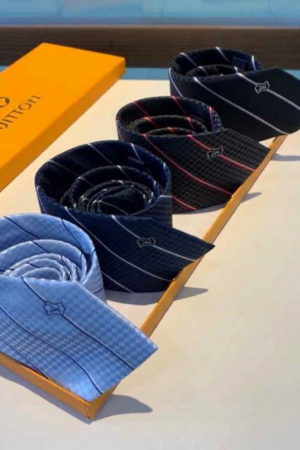 [루이비통] 마르크 L.뷔통 데포제 스트라이프 넥타이 (4 COLORS)