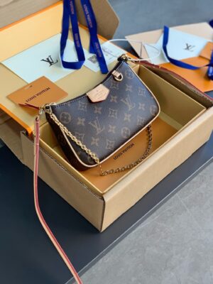 [루이비통] 이치 파우치 온 스트랩