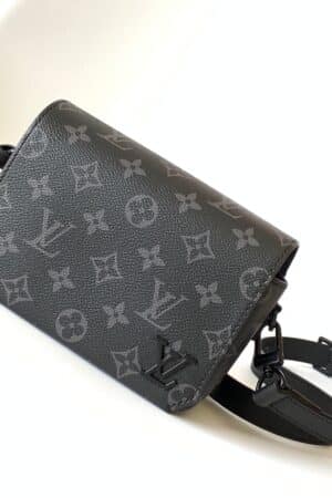 [루이비통] 패스트라인 웨어러블 월릿