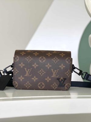 [루이비통] 패스트라인 웨어러블 월릿