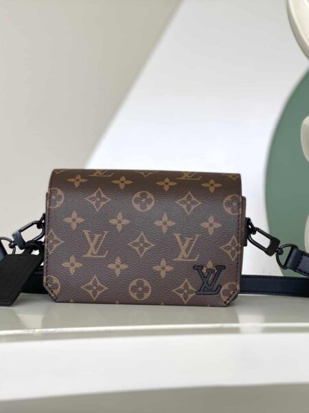 [루이비통] 패스트라인 웨어러블 월릿