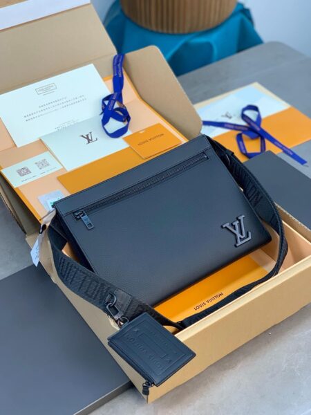 [루이비통] 보야주 메신저백 크로스백