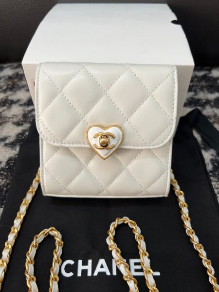 [샤넬] 하트턴락로고 체인 미니백 AP3291
