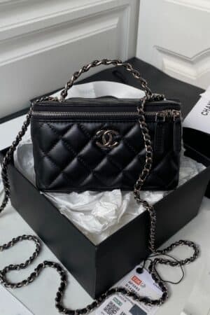 [샤넬] 베니티백 램스킨 탑 핸들 체인 블랙/핑크/네이비 AP3593