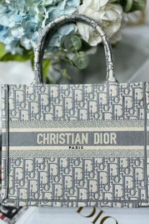[디올] 스몰 북 토트백 M1265ZRIW