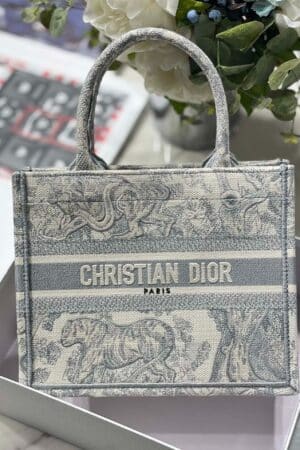 [디올] 스몰 북 토트백 M1265ZRGO