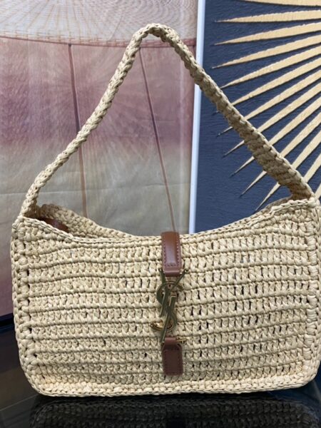 [생로랑] 라피아 소재 le 5 à 7 스몰백