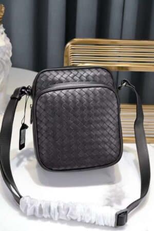 [보테가베네타] 인트레치아토 메신저백 407649