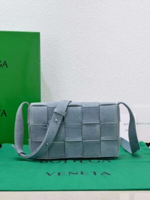 [보테가베네타] 데님 카세트 크로스백