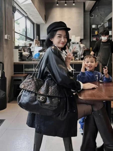 [샤넬] 그레인드 카프스킨 맥시 플랩백 A2224